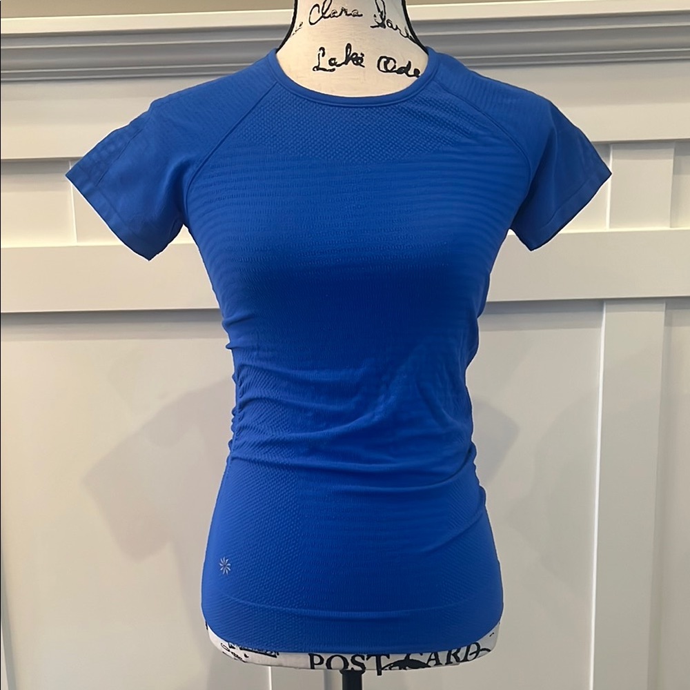 Athleta Women's Like New Athletic Blue Top